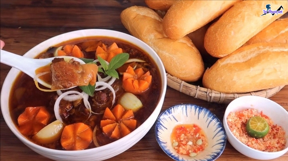 Bò kho bánh mì Sài Gòn đã được xem là một món ngon đặc trưng của Ẩm thực Việt (1)