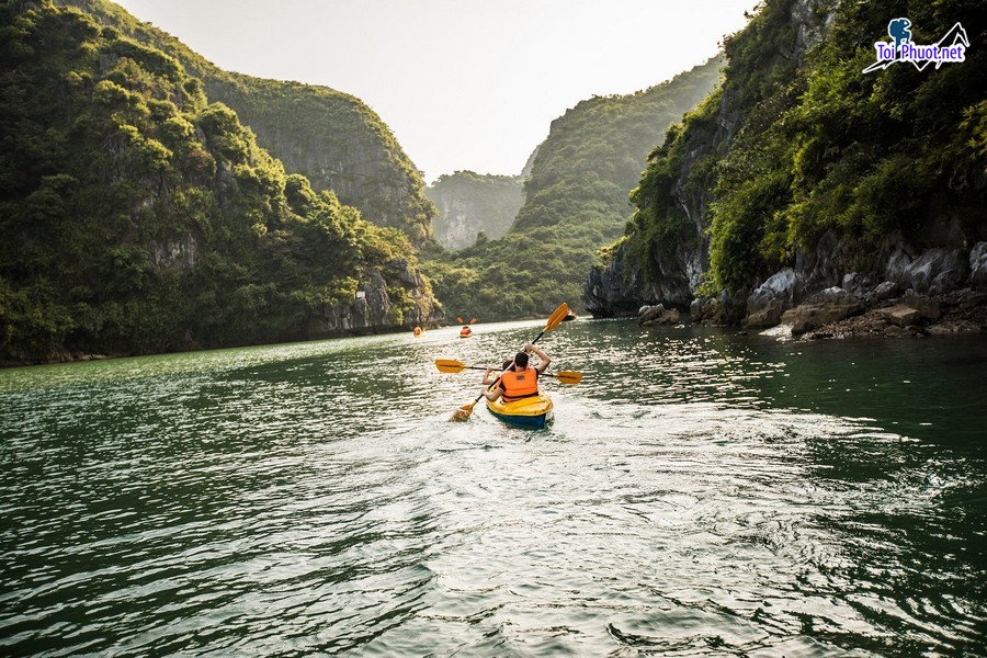 Dịch vụ chèo kayak trên vịnh Ninh Vân Thiên Đường Nghỉ Dưỡng Hoang Sơ Của Nha Trang (2)