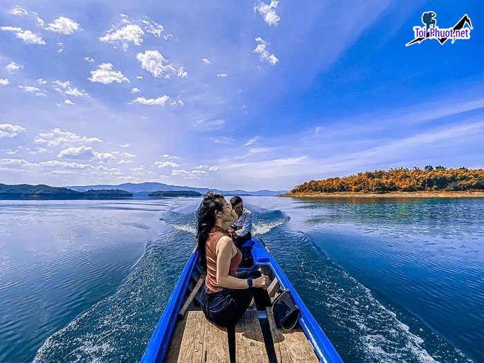 Dịch vụ du lịch cano trên hồ Tà Đùng tìm đến phút giây an lạc nơi không gian yên tĩnh (2)