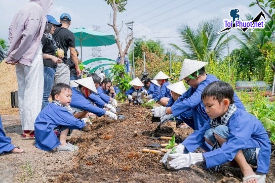 Dịch vụ tour du lịch trải nghiệm làm nông dân và học được những bài học bổ ích