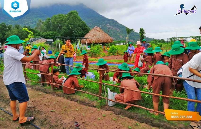 Dịch vụ tour du lịch trải nghiệm làm nông dân và học được những bài học bổ ích