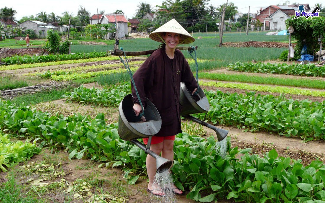 Dịch vụ tour du lịch trải nghiệm làm nông dân và học được những bài học bổ ích