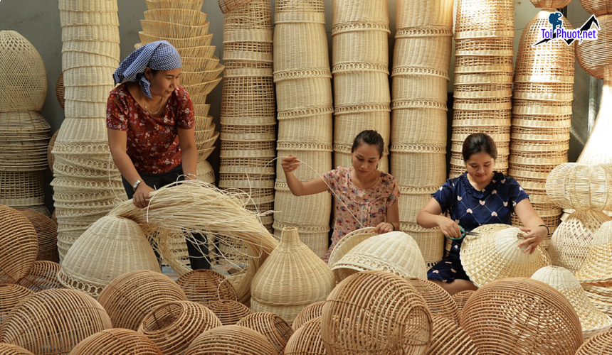 Dịch vụ tour kết hợp học làm đồ thủ công trải nghiệm làm tre Tại Rừng Dừa Bảy Mẫu Cẩm Thanh (1)