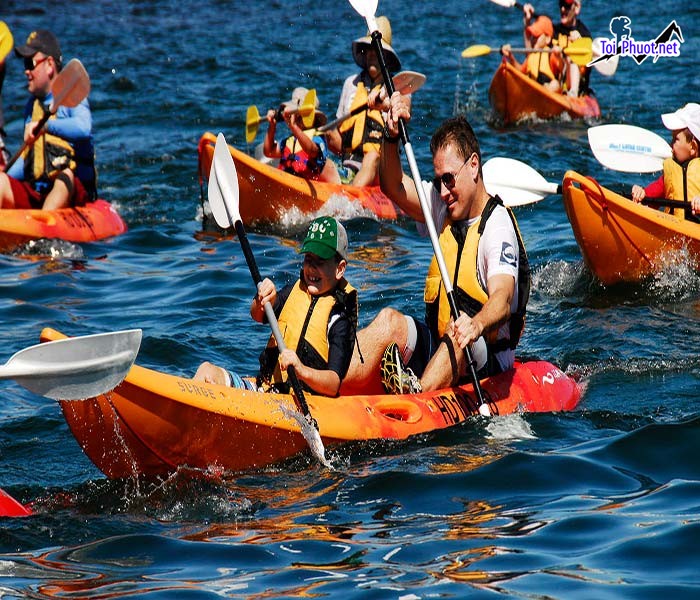 Dịch vụ tour kết hợp trải nghiệm chèo thuyền kayak bộ môn thể thao dưới nước thú vị (4)