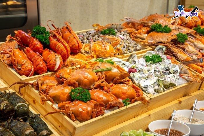 Dịch vụ trải nghiệm ăn buffet nổi trên thuyền tận hưởng các tiện ích dịch vụ sang trọng (7)