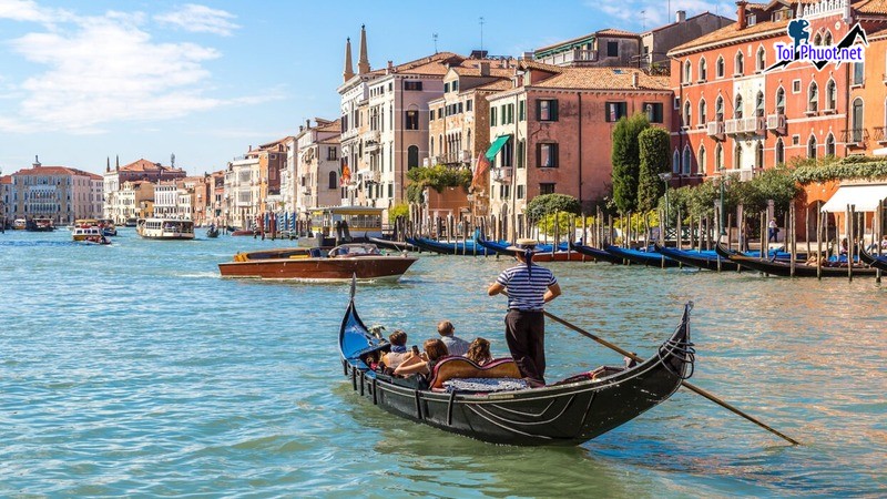 Dịch vụ vận chuyển bằng thuyền gondola Chiếc thuyền quốc dân tại thành phố nổi Venice (3)