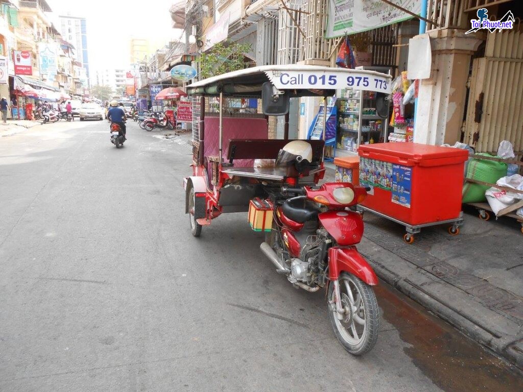 Dịch vụ vận chuyển nội thành bằng xe tuk tuk khám phá mọi ngóc ngách thành phố (2)