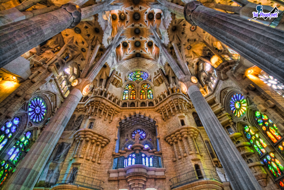 Khám phá nhà thờ Sagrada Familia Tây Ban Nha kiệt tác của kẻ điên hay thiên tài (1)