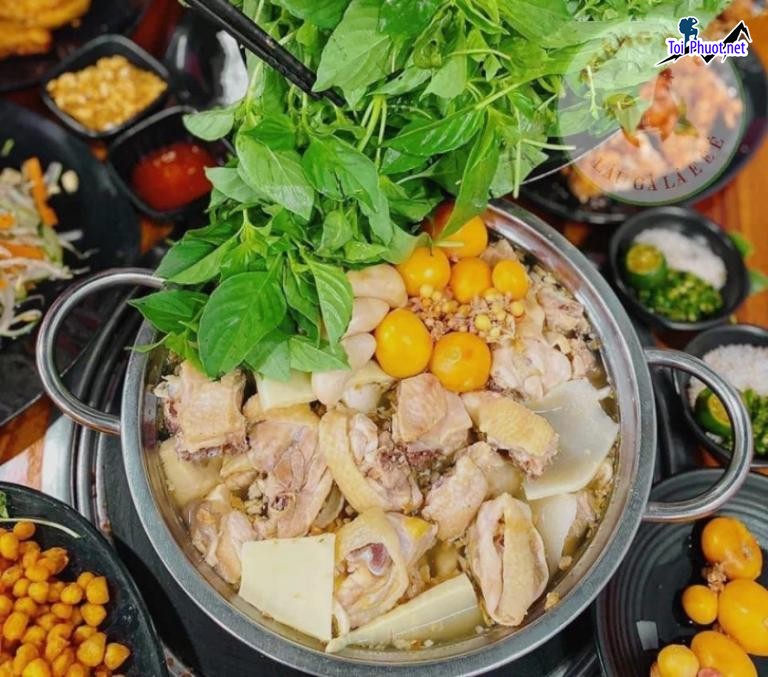 Lẩu gà lá é Đà Lạt Món ăn “mê hoặc” mọi du khách khi đến nơi này (4)