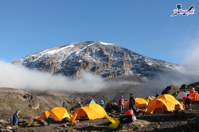 Leo núi Kilimanjaro hành trình đi tìm nóc nhà Châu Phi huyền bí (3)