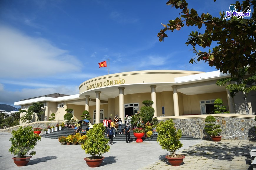 Tham quan vẻ đẹp của biển Côn Đảo với Tour biển đảo Côn Đảo 3 ngày (2)