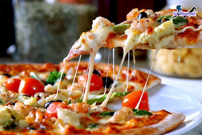 Thưởng thức pizza Napoli Ý tinh hoa ẩm thực của nước Ý (2)