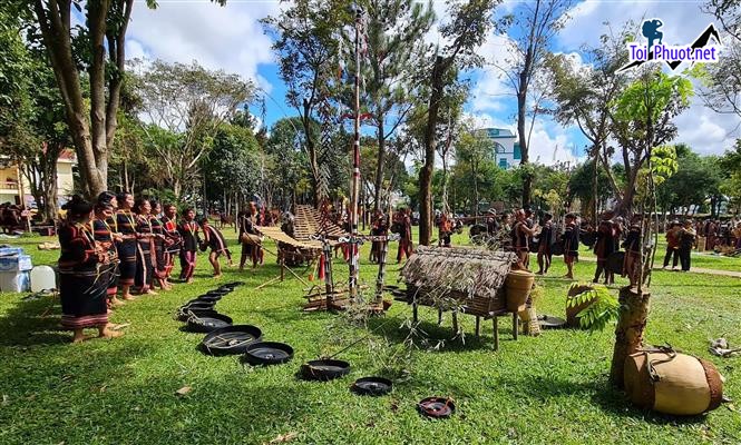 Trải nghiệm Du lịch văn hóa Tây Nguyên cội nguồn văn hoá Cồng Chiêng (1)