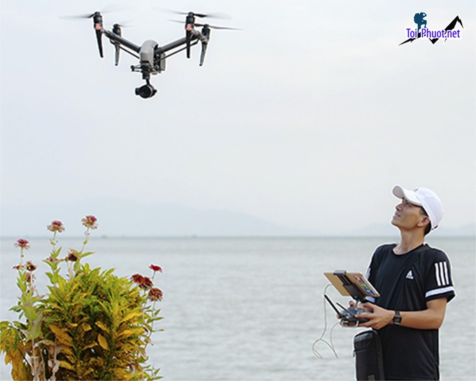 Chuyên nghiệp tận tâm khi quay phim lưu niệm flycam tỉnh Pleiku Gia Lai (2)