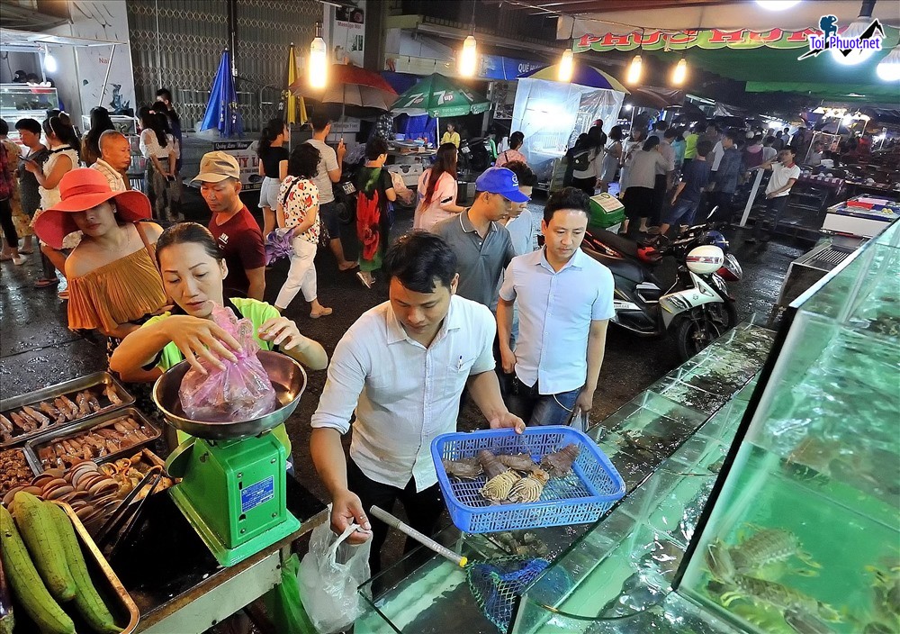 Những nét đẹp Chợ đêm trung tâm thương mại tỉnh Việt Trì Phú Thọ (2)