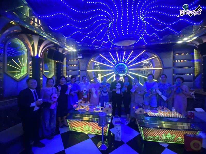 Top 10 quán Karaoke đẹp nhất tỉnh Gia Nghĩa Đắk Nông hệ thống âm thanh hiện đại, dàn ánh sáng cao cấp (4)