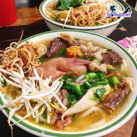 Top 10 Quán bún bò Huế ngon ở Hà Nội thơm ngon đậm đà (3)
