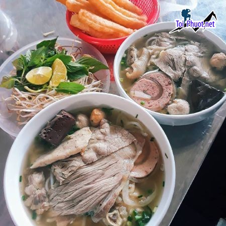 Top 10 Quán bún bò Huế ngon ở Hà Nội thơm ngon đậm đà (5)