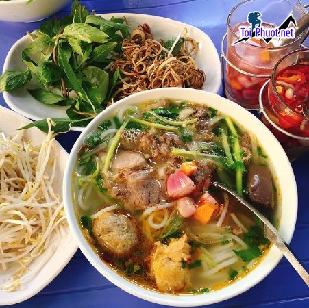 Top 10 Quán bún bò Huế ngon ở Hà Nội thơm ngon đậm đà (6)