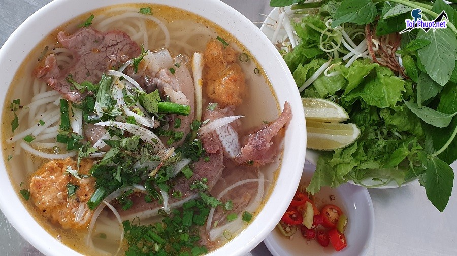 Top 10 Quán bún bò Huế ngon ở Hà Tĩnh vang danh tứ phương (1)