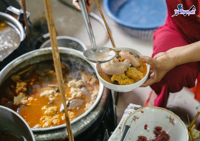 Top 10 Quán bún bò Huế ngon ở Hà Tĩnh vang danh tứ phương (5)
