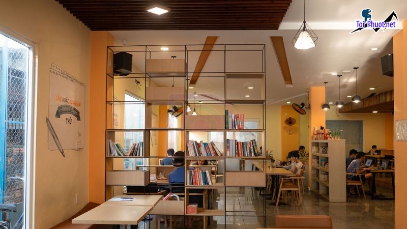 Top 10 Quán cà phê yên tĩnh, thích hợp tự học Quảng Ngãi đầy sức hút (5)