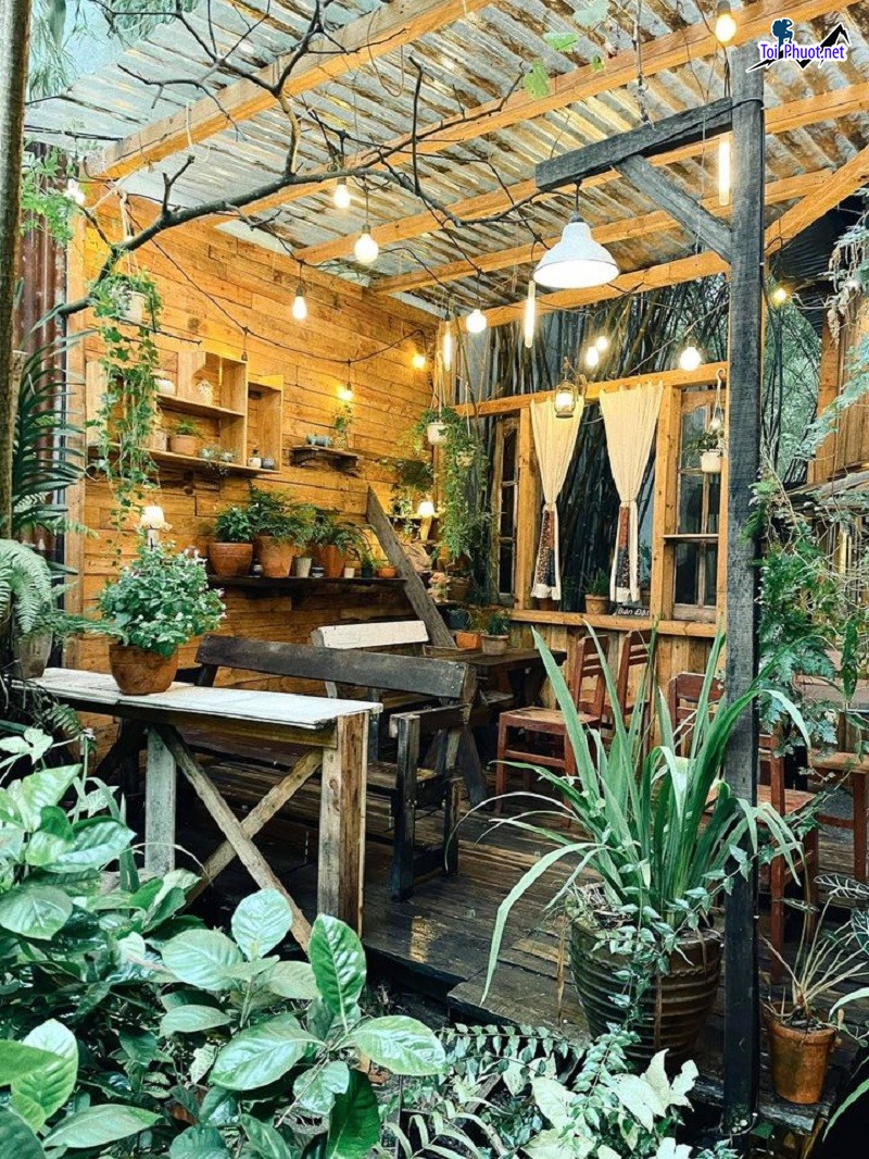 Top 10 Quán cafe đẹp nhất Cần Thơ tối giản, chỉn chu mà vô cùng hiện đại (1)