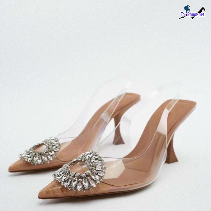 Top 10 Shop giày nữ đẹp được yêu thích nhất Cao Bằng màu sắc bắt mắt (1)