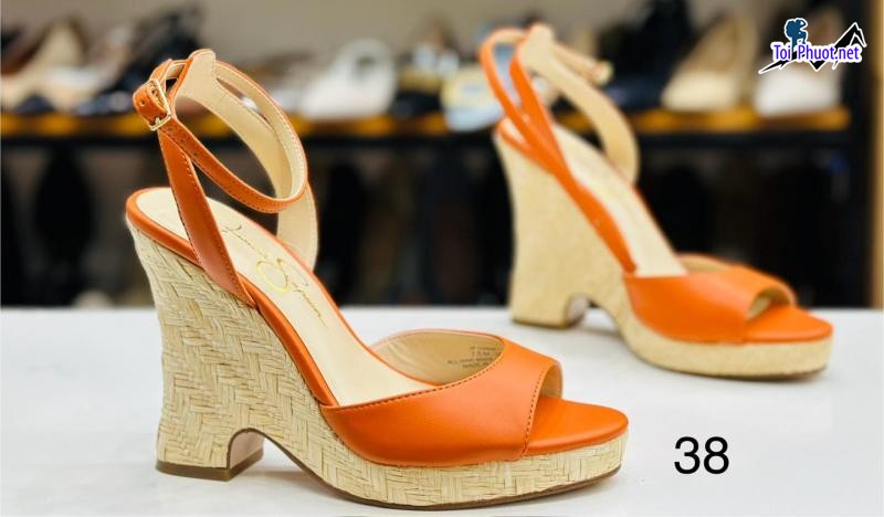 Top 10 Shop giày nữ đẹp được yêu thích nhất Hồ Chí Minh nhiều lựa chọn đa dạng (4)
