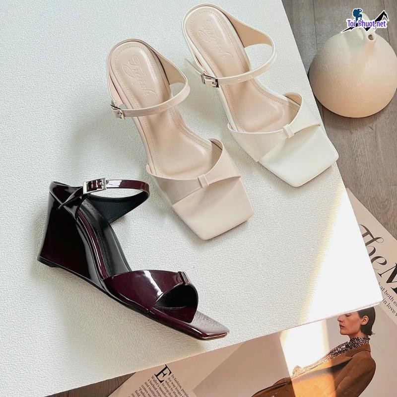 Top 10 Shop giày nữ đẹp được yêu thích nhất Hồ Chí Minh nhiều lựa chọn đa dạng (5)