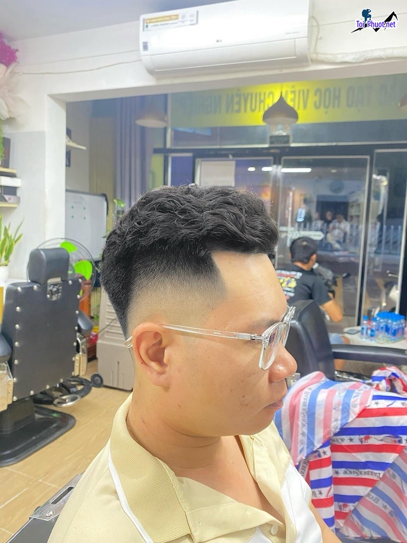 Top 10 Tiệm cắt tóc nam đẹp nhất tại Hồ Chí Minh được giới trẻ lựa chọn rất nhiều (6)