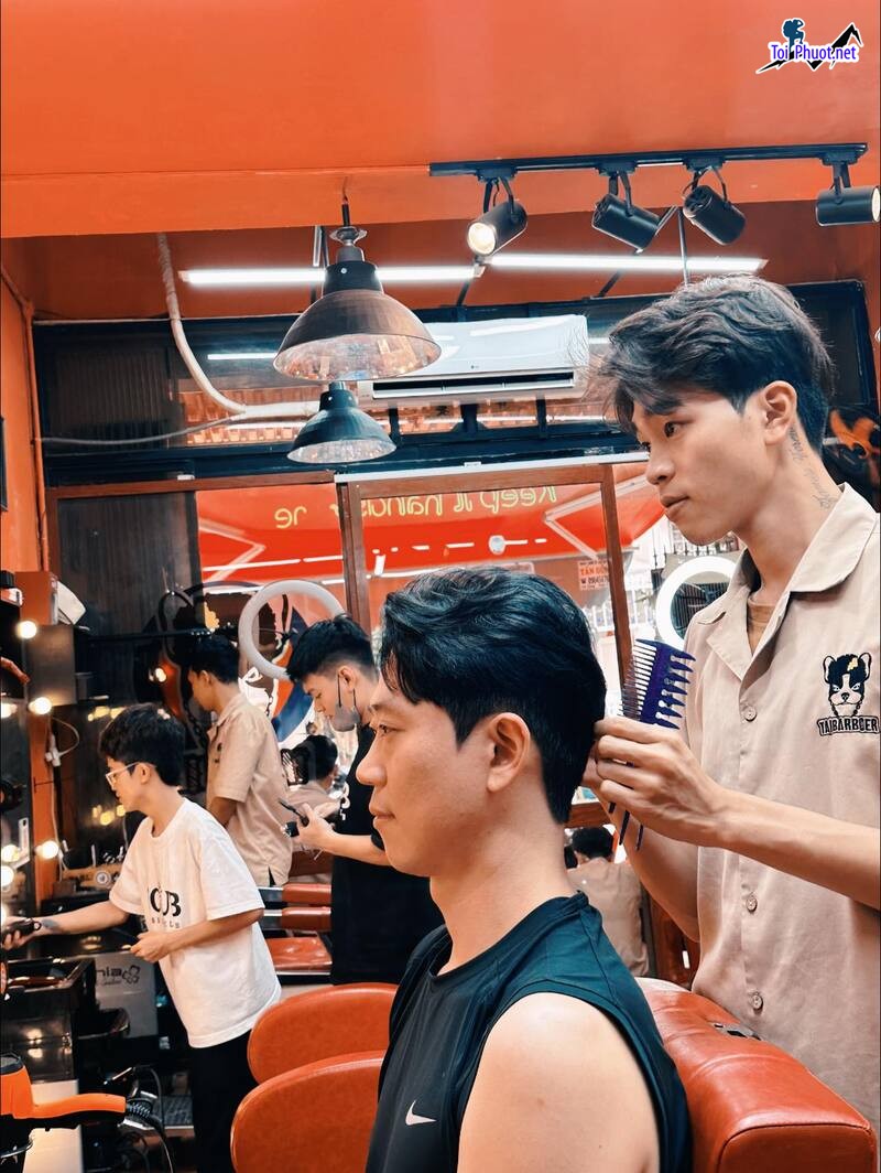 Top 10 Tiệm cắt tóc nam đẹp nhất tại Khánh Hòa đa dạng phong cách (2)