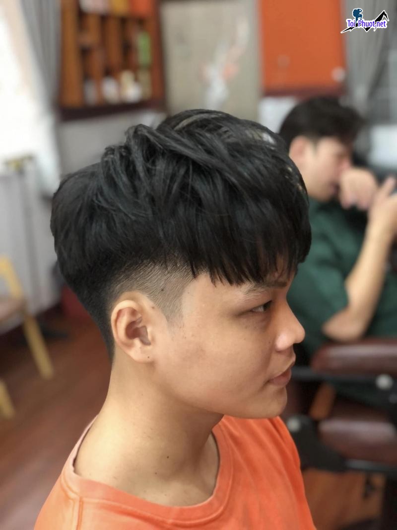 Top 11 Tiệm cắt tóc nam đẹp nhất tại Đồng Nai đội ngũ nhân viên chuyên nghiệp (3)