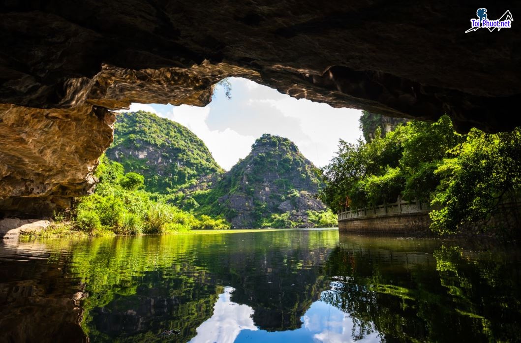 Top 12 Danh lam thắng cảnh đẹp nhất tại Ninh Bình khám phá vẻ đẹp nơi đây (3)