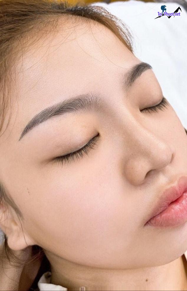 Top 4 địa chỉ làm chân mày điêu khắc đẹp nhất ở Đà Nẵng cho bạn trải nghiệm làm đẹp tốt nhất (3)