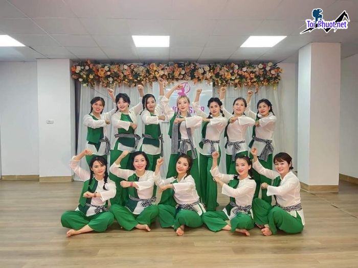Top 5 Cửa hàng cho thuê trang phục biểu diễn giá rẻ uy tín nhất tại Hà Tĩnh đa dạng mẫu mã (3)
