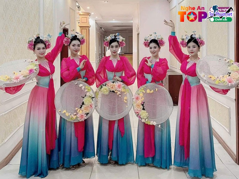 Top 5 Cửa hàng cho thuê trang phục biểu diễn giá rẻ uy tín nhất tại Nghệ An thoải mái chọn lựa  (3)