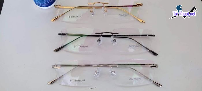 Top 5 Địa chỉ cắt kính cận uy tín, bảo đảm chất lượng, giá tốt tại Ninh Bình chống xước (3)