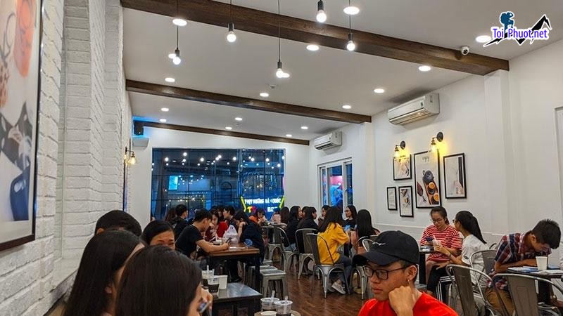 Top 5 Phòng trà nổi tiếng nhất Đà Nẵng Du Khách Không Nên Bỏ Qua (1)