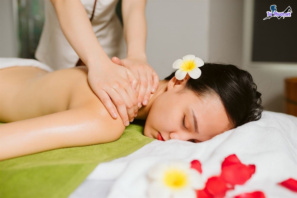 Top 6 Địa chỉ massage thư giãn tại Cần Thơ Massage ấn huyệt chân (3)