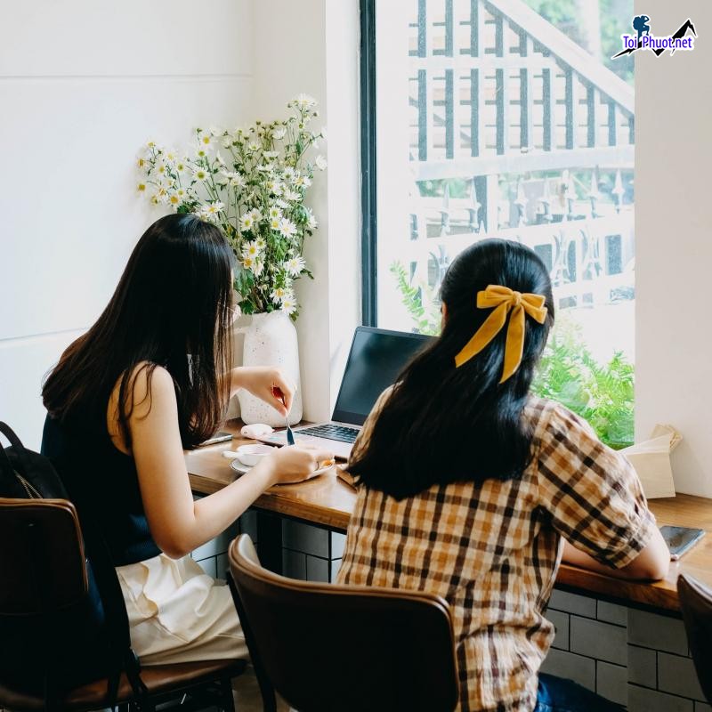 Top 7 Quán cà phê yên tĩnh, thích hợp tự học Hồ Chí Minh dễ thuộc bài (1)