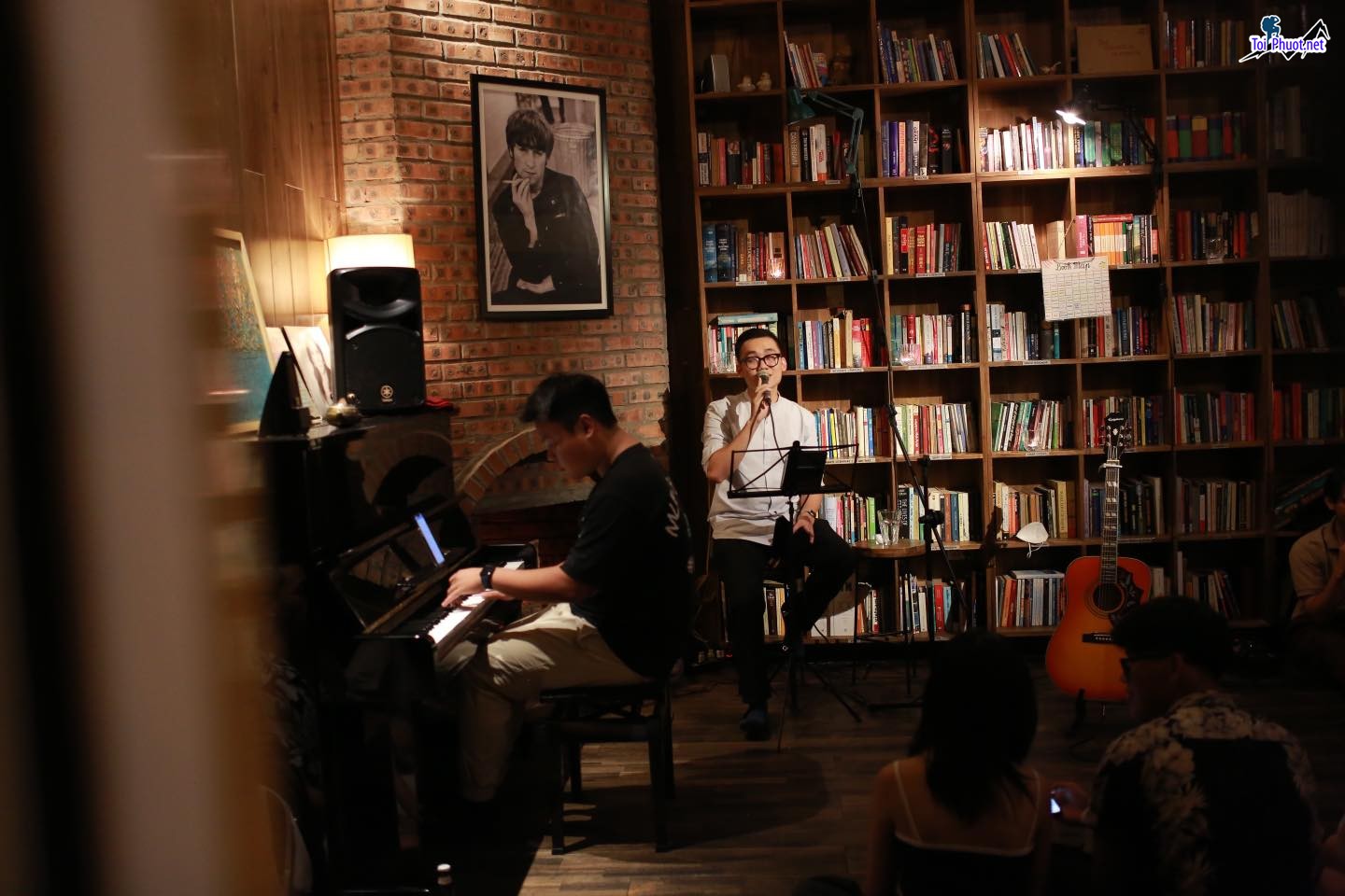 Top 7 Quán Cafe Acoustic lãng mạn nhất Hà Nội bạn nên đến nhất hiện nay (4)