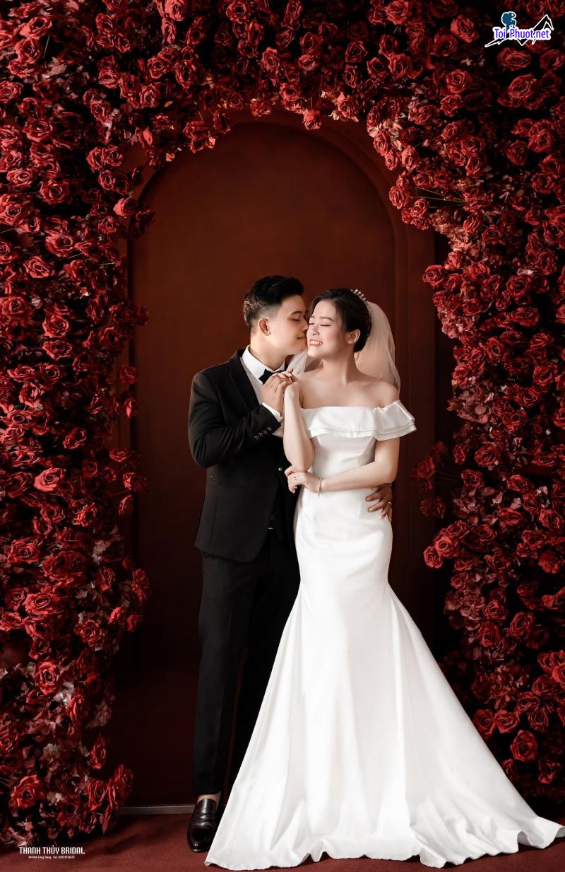 Top 10 Địa chỉ may và cho thuê váy cưới đẹp nhất Lào Cai giá cả hợp lý và phải chăng (1)