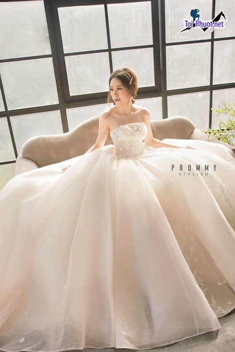 Top 10 Địa chỉ may và cho thuê váy cưới đẹp nhất Thừa Thiên – Huế cực đẹp (4)