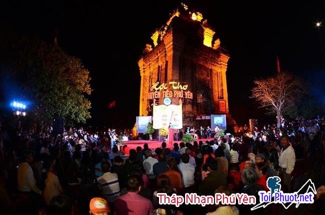 Hội đêm thơ nguyên tiêu trên Núi Nhạn Phú Yên