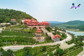 Top 10 Danh lam thắng cảnh đẹp nhất tại Quảng Ninh thu hút sự chú ý của du khách bốn phương