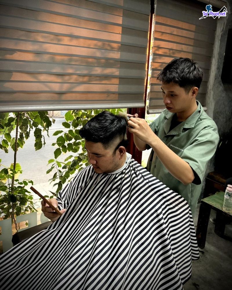Top 10 Tiệm cắt tóc nam đẹp nhất tại Thừa Thiên – Huế không bao giờ phải thất vọng (4)