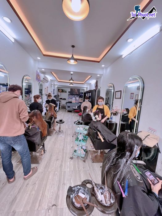 Top 11 Tiệm cắt và tạo kiểu tóc đẹp nhất Khánh Hòa phù hợp với khuôn mặt của bạn (6)