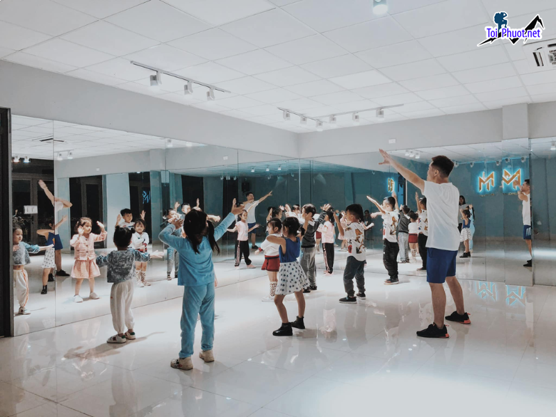 Top 5 Trung tâm dạy nhảy hiện đại tốt nhất ở Thanh Hóa nổi tiếng và đáng tin cậy nhất (3)