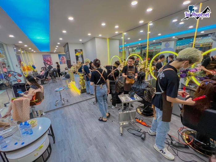 Top 7 Tiệm cắt và tạo kiểu tóc đẹp nhất Tuyên Quang tư vấn cho bạn hợp lí nhất (5)